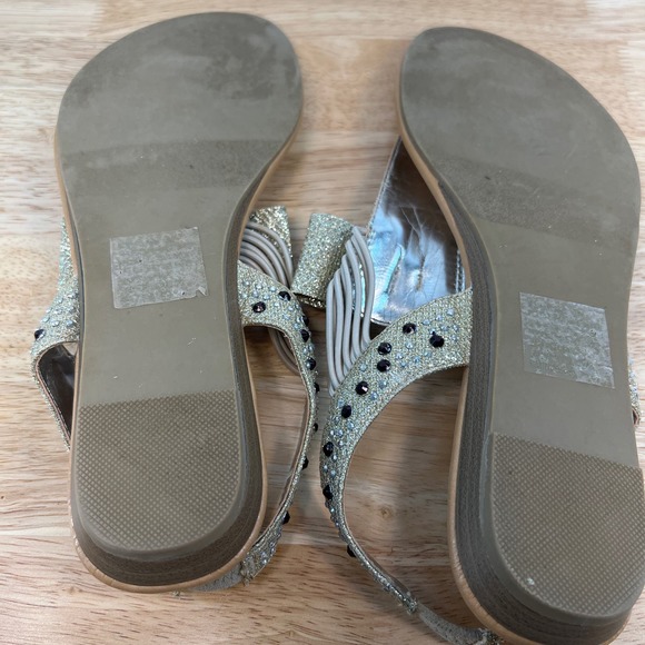 MATERIAL GIRL Shayleen flat thong size 10M - Picture 7 of 7